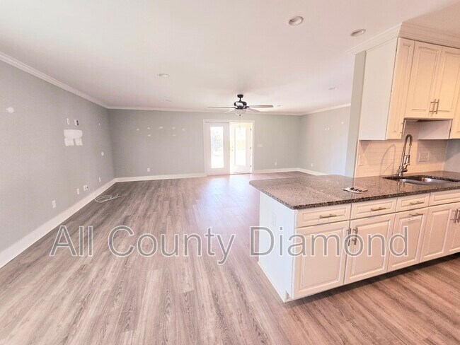 Photo - 807 S Longwood Cir