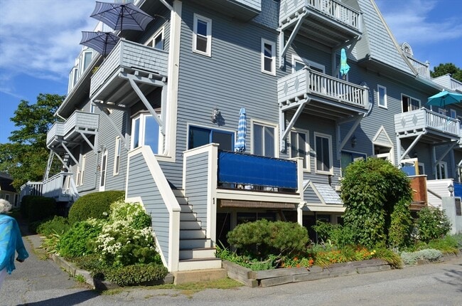 Building Photo - 5 Pirates Ln Unit 1