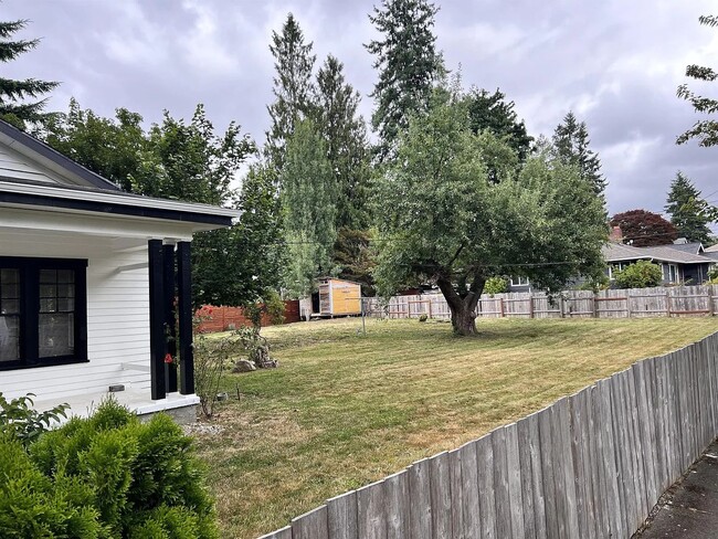 Photo - Beautifully Imperfect Character Craftsman Home! Eastside Olympia Home