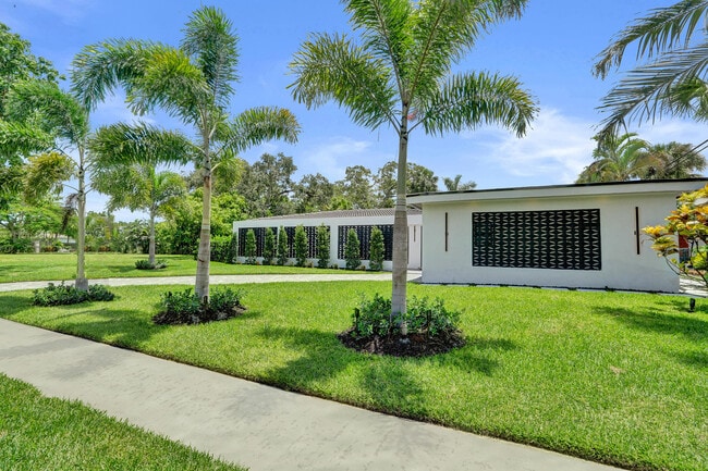 Photo - 840 SW 3rd St