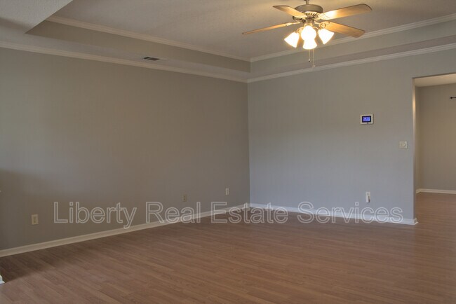 Photo - 2356 Rowe St