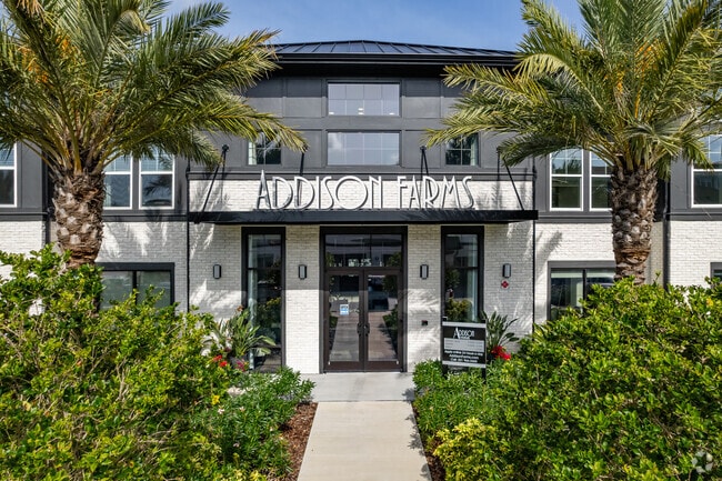 1876 Star Anise Cir Apopka, FL 32703-8445