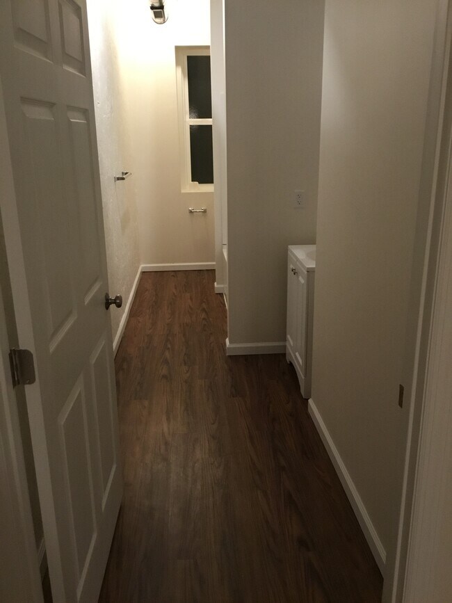 Photo - 3301 Iowa St