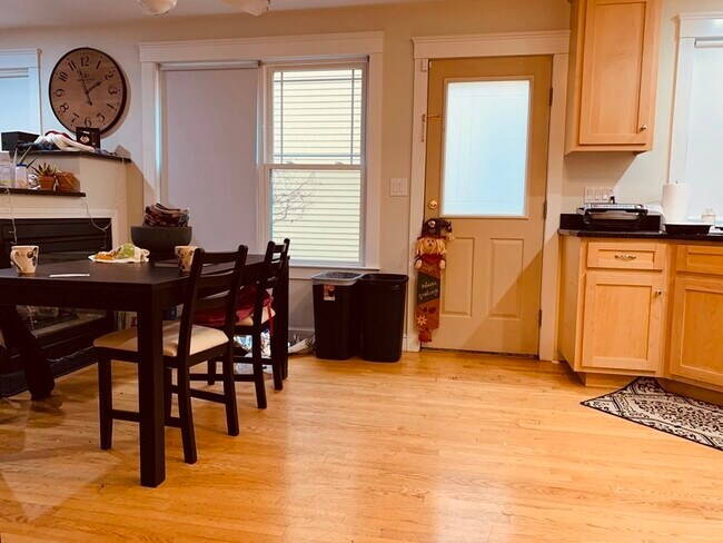 Photo - 27 Iroquois St Unit 1