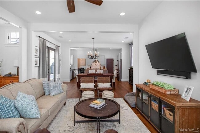 Photo - 7832 Ebury St