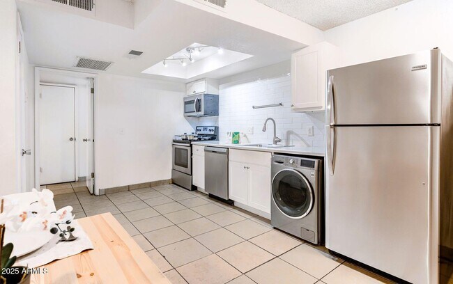 Photo - 1625 W Missouri Ave Unit 12
