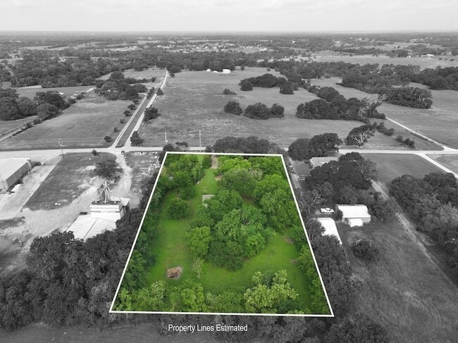 Photo - 915 Farmers Rd