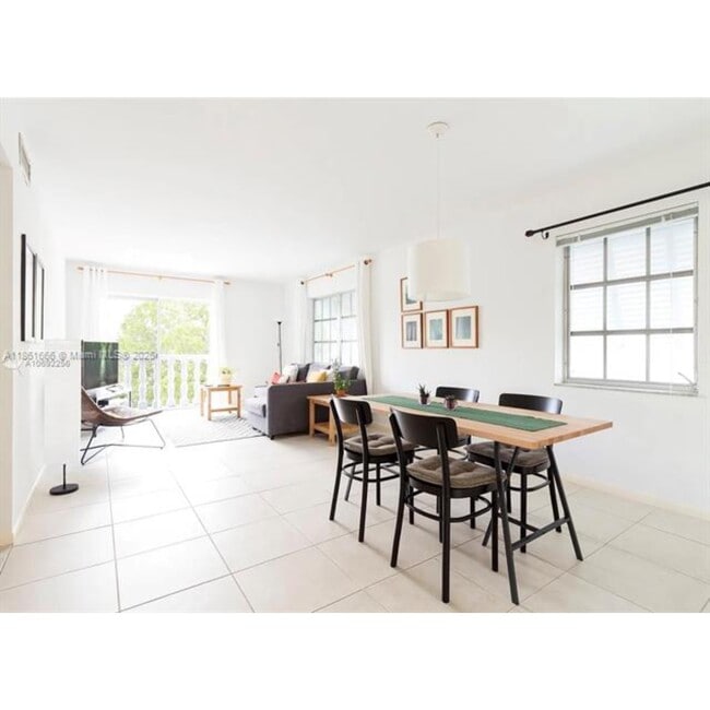 Photo - 1150 Madruga Ave