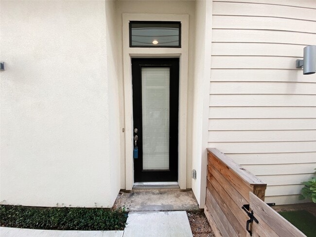Photo - 78 N Hutcheson St