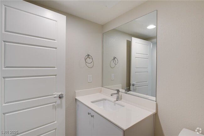 Building Photo - 11231 Hidden Peak Ave Unit 206 Rental