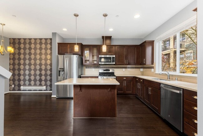 Photo - 2506 Mulberry Walk NE