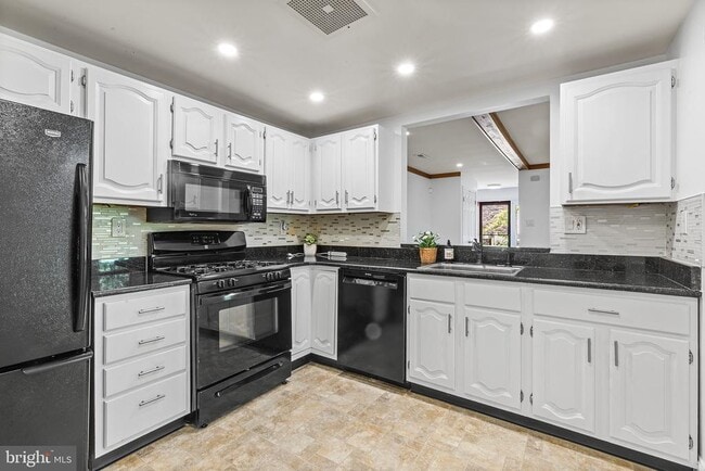 Building Photo - 504 Mountainview Dr Unit 504