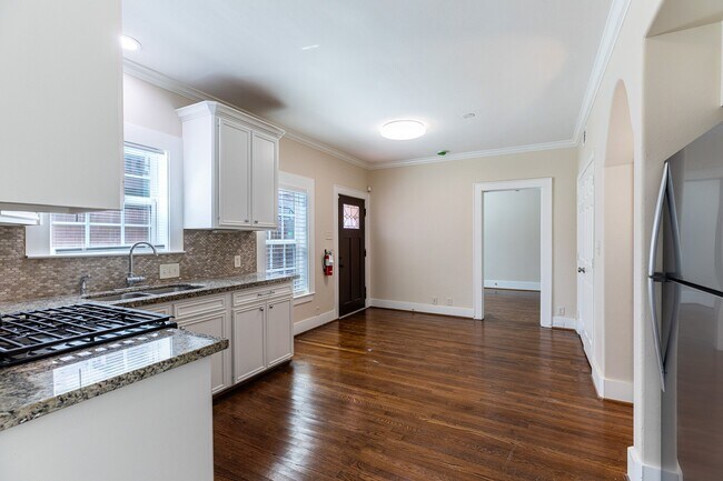 Photo - 1808 Wheeler Ave Unit 1