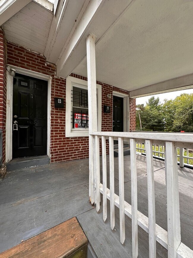 Photo - 101 N Gross St Unit Apt B