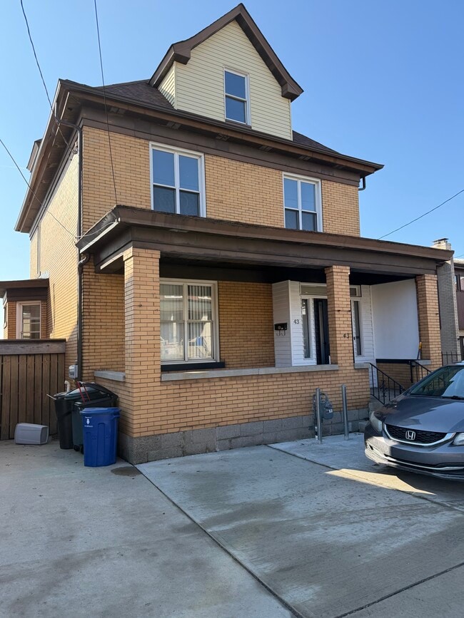 Building Photo - 43 Stewart Ave Unit 43 Stewart ave