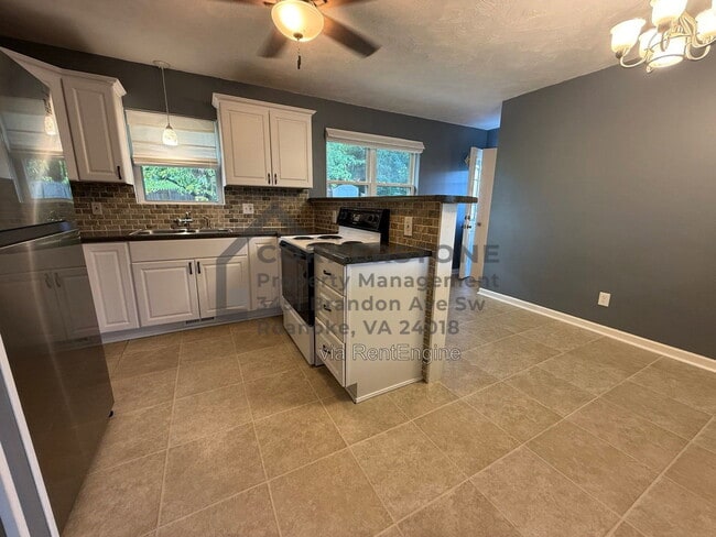 Photo - 950 Palmer Ave