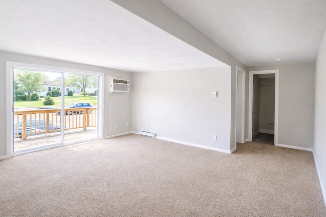 Living Room With Balcony - PARK MANOR -- 183