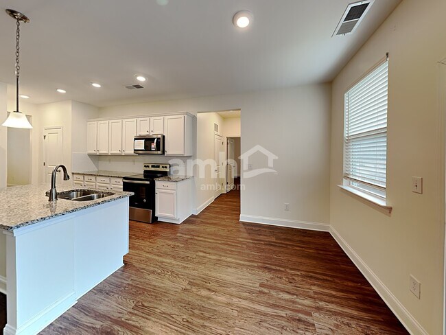 Photo - 8033 Leonine Court