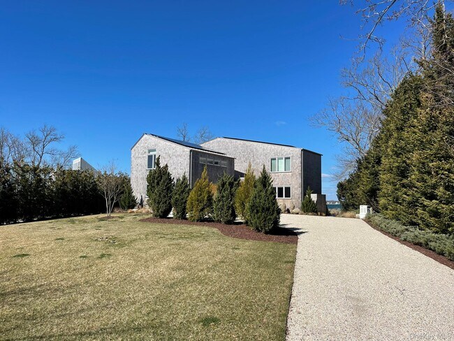 495 N Parish Dr