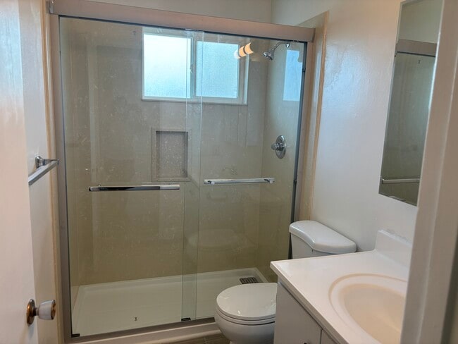 Photo - 643 Bolton Ct Unidad #4