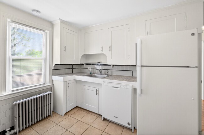 Photo - 180 Aqueduct Rd