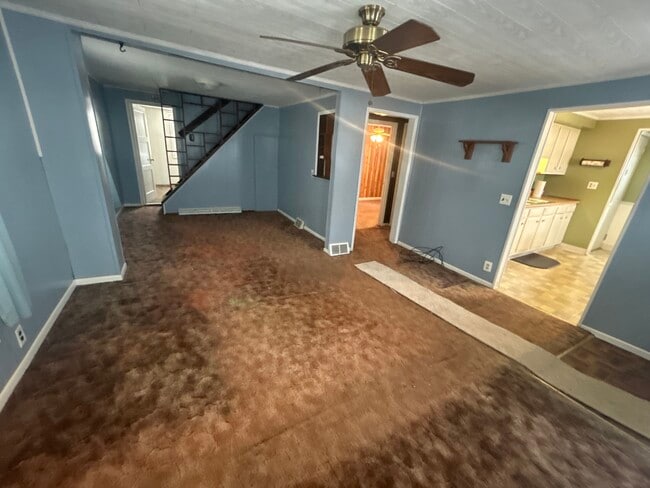 Photo - 195 Roland St