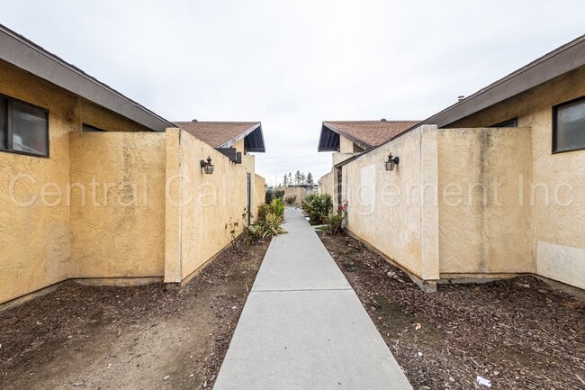 Photo - 4308 Parkwood Ct Unit 2