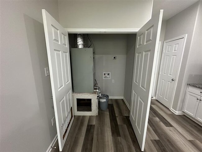 Photo - 10003 Hwy 64 E #200