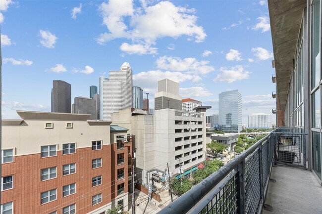 Building Photo - 2000 Bagby St Unit 7414