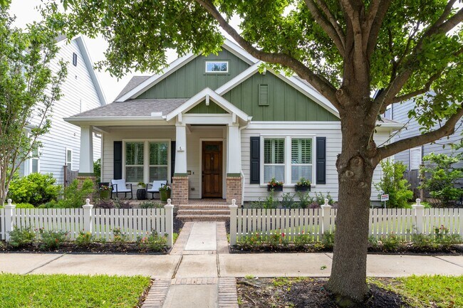 Building Photo - 16650 Seminole Ridge Dr
