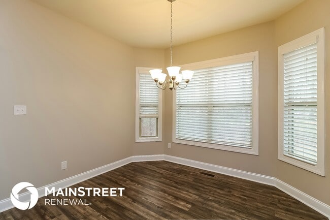 Photo - 39 Woodlot Dr