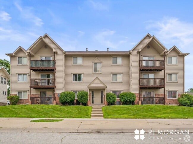 Building Photo - 2 Bedroom, 2 Bathroom Condo