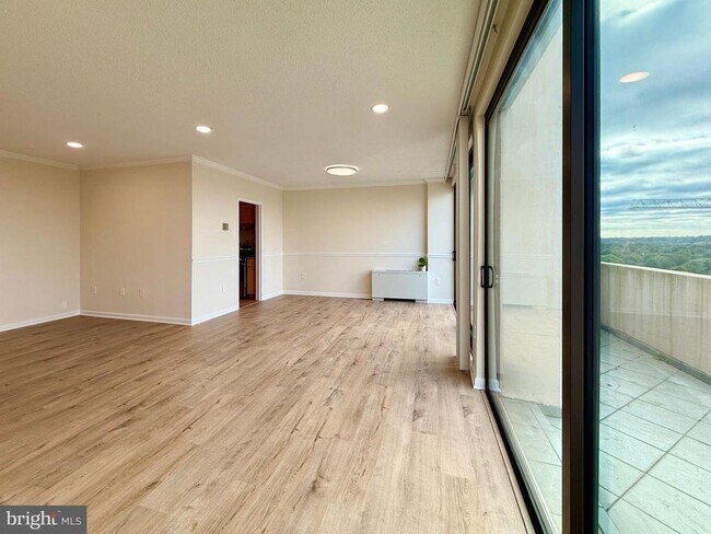 Photo - 4141 Henderson Rd Unit 1217