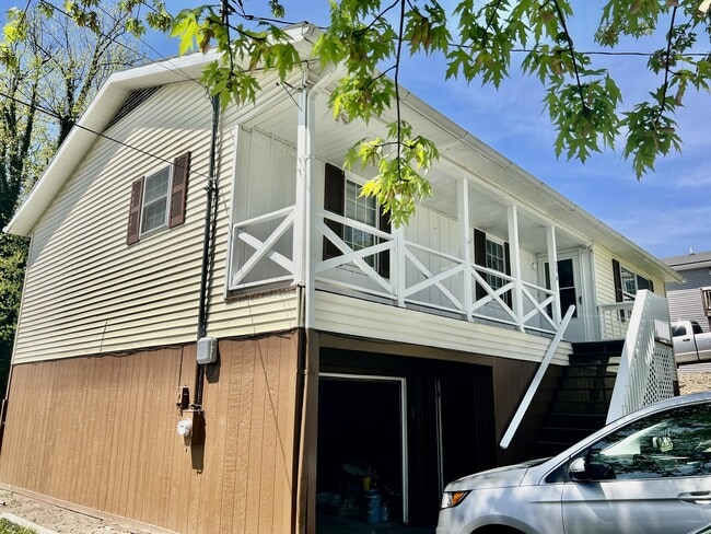 Photo - 736 Dayton St