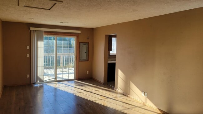 Photo - 320 Forest Dr