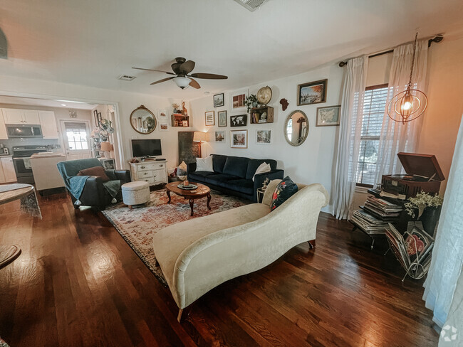 Building Photo - 2020 Watauga Ct W Rental