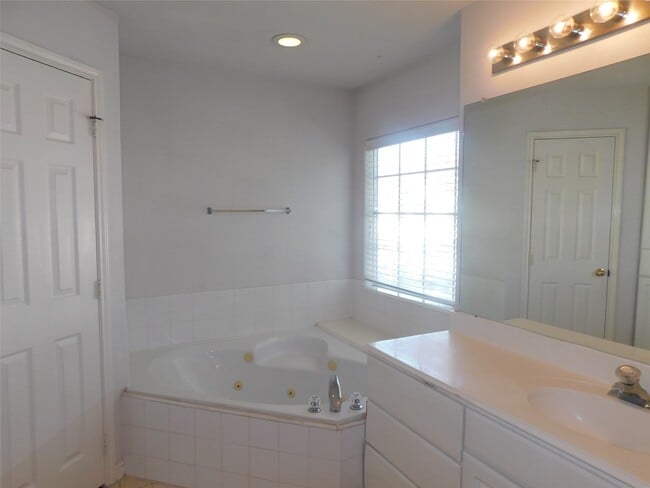 Photo - 2710 Grants Lake Blvd Unidad G3
