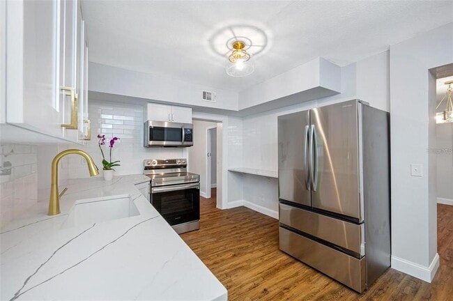 Photo - 2851 W Bay Ave