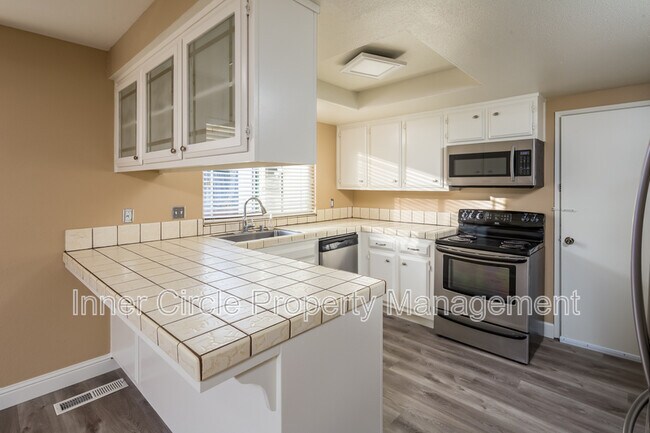 Photo - 304 Cabrillo Pl