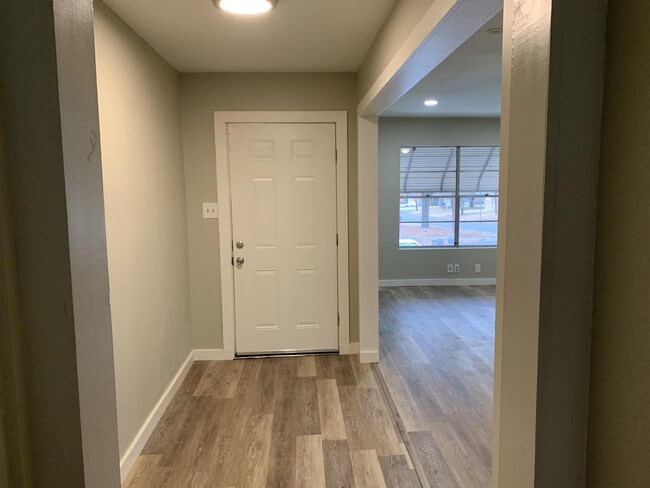 2203 Mercedes Rd
