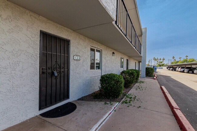 Photo - 3314 N 68th St Unidad 128