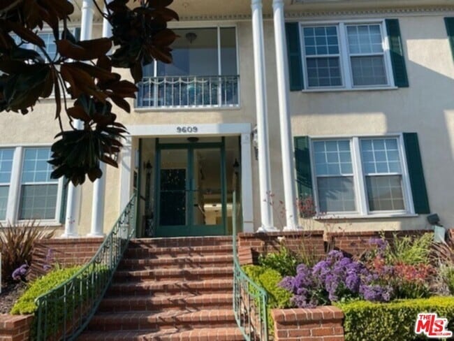 Building Photo - 9609 W Olympic Blvd Rental
