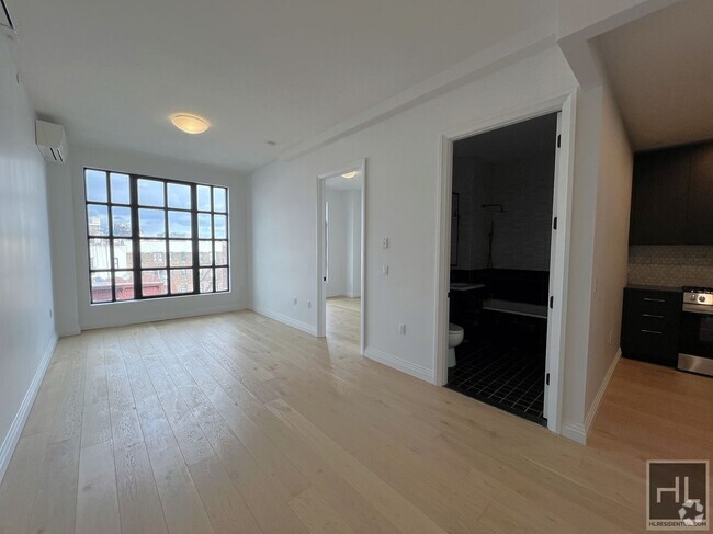 Building Photo - Luxurious 1 bedroom/1 Bathroom duplex apt ... Unit 512