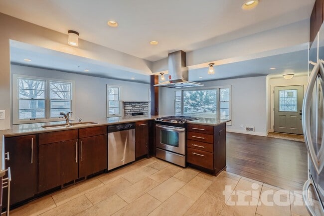 Photo - 6100 Colfax Ln S