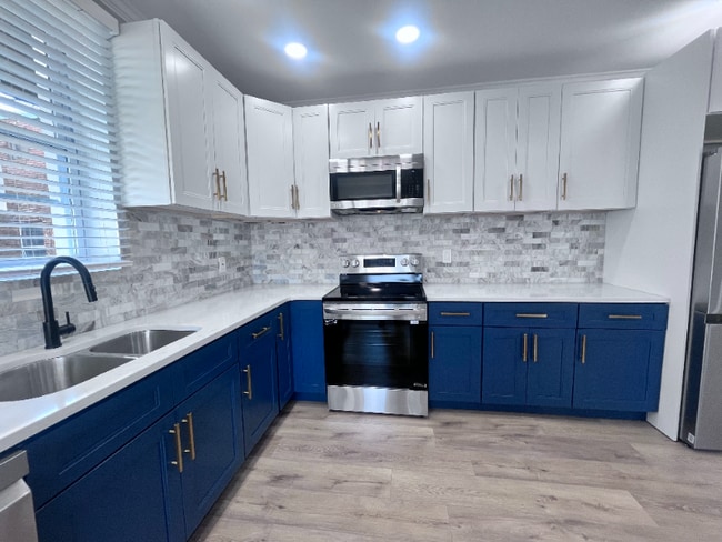 Photo - 2520 W Seybert St