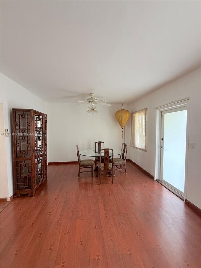 Photo - 1110 Venetian Way Unidad 1E