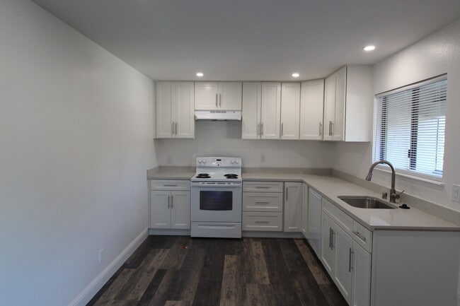 Building Photo - 1790 Ellis St Unit 52 Rental