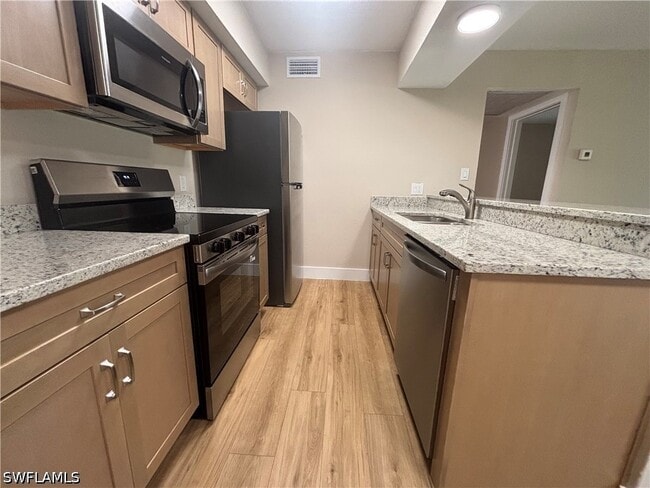 Building Photo - 5305 Summerlin Rd Unit 501