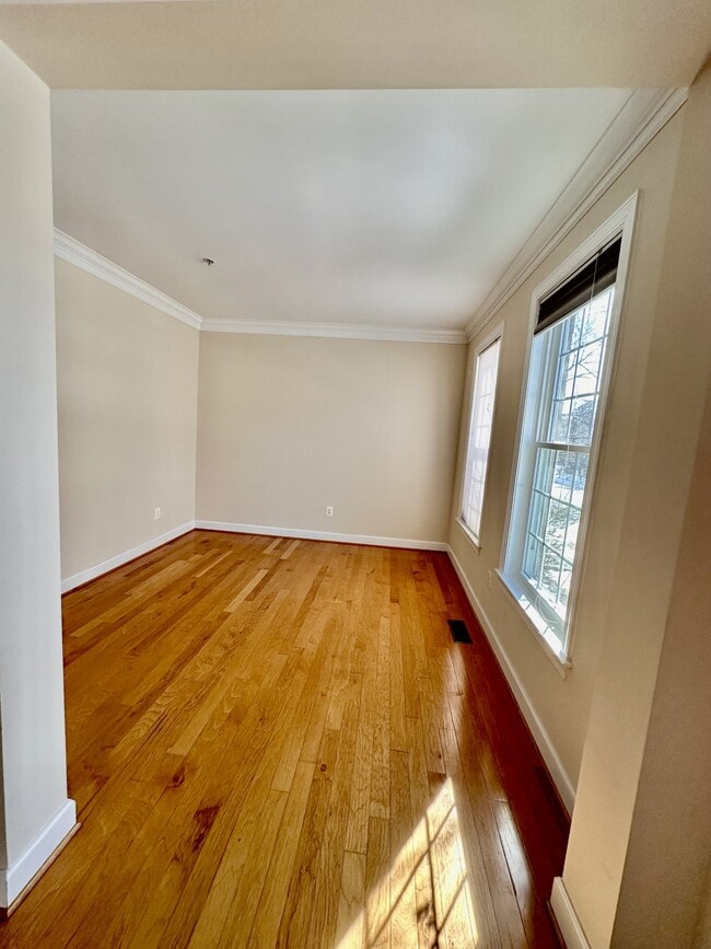 Photo - 917 Crestfield Dr