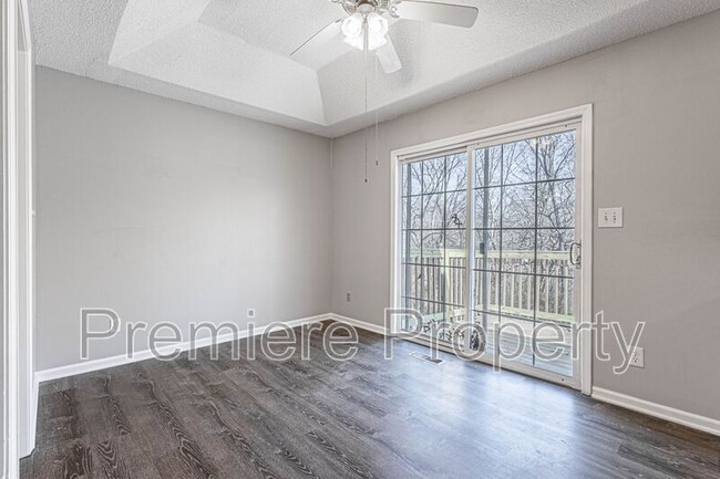 Photo - 1011 SW Lorman Dr